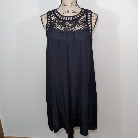 Allison Joy Dresses & Skirts - NWT Allison Joy Evereve Alisha Shift Dress Lined Crochet Neck Sleeveless S